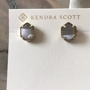Gorgeous Kendra Scott Taylor earrings - Heptagon